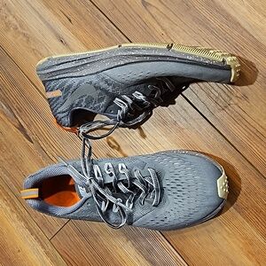 Nike shield zoom winflo sneakers